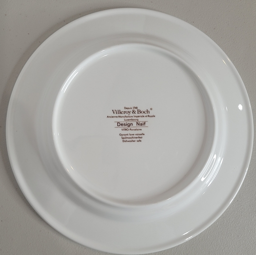 Villeroy & Boch Design Naif #5 - By the Fireside Porcelain 8 1/4" Salad Plate - Picture 3 of 5